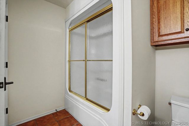 19000 E Knightsbridge Road, Owasso, OK 74055