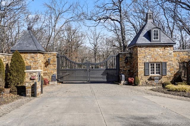 19000 E Knightsbridge Road, Owasso, OK 74055