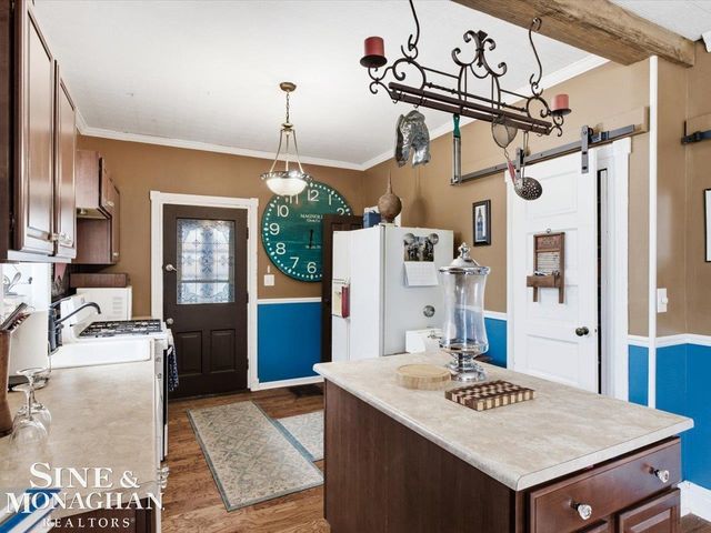 1713 St Clair River Drive, Algonac, MI 48001