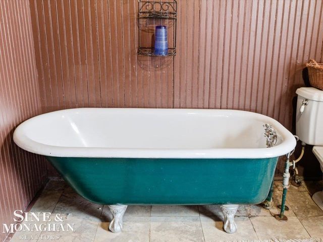 1713 St Clair River Drive, Algonac, MI 48001