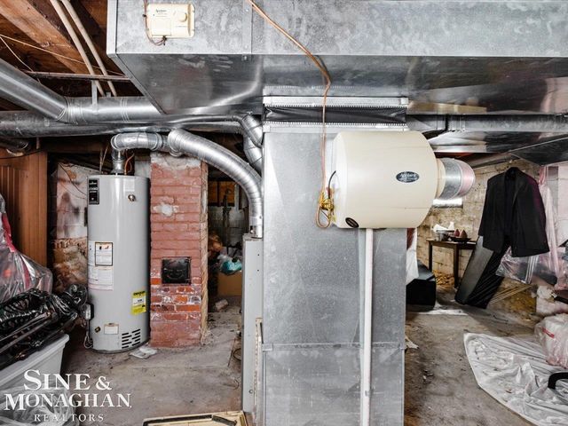 1713 St Clair River Drive, Algonac, MI 48001