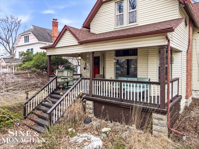 1713 St Clair River Drive, Algonac, MI 48001