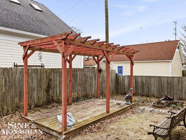 1713 St Clair River Drive, Algonac, MI 48001