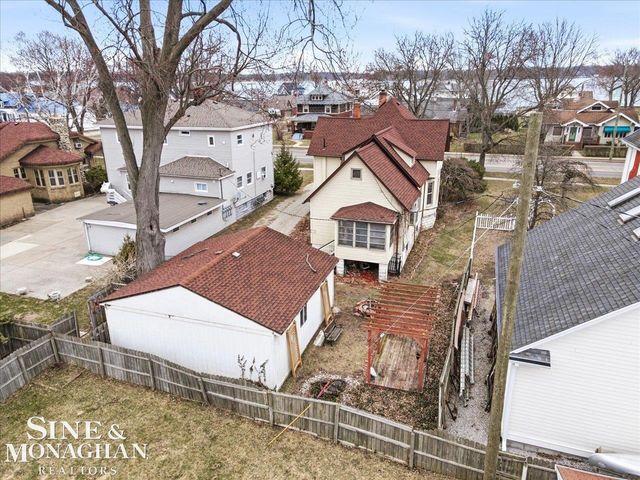 1713 St Clair River Drive, Algonac, MI 48001