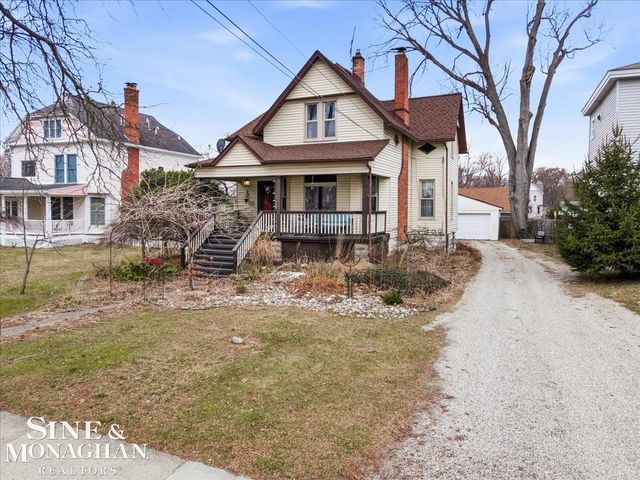 1713 St Clair River Drive, Algonac, MI 48001