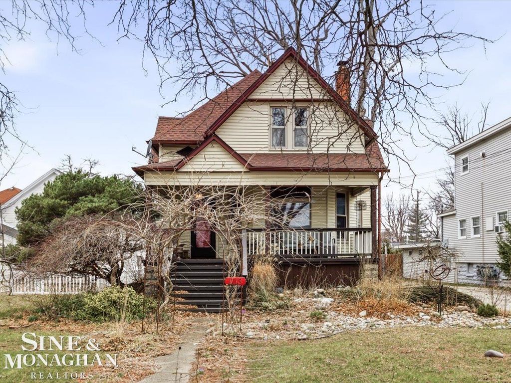 1713 St Clair River Drive, Algonac, MI 48001