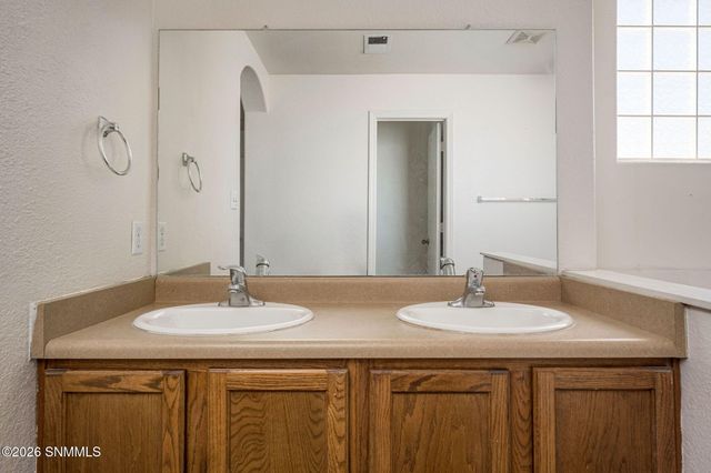 6118 Blue Mountain Drive, Las Cruces, NM 88012