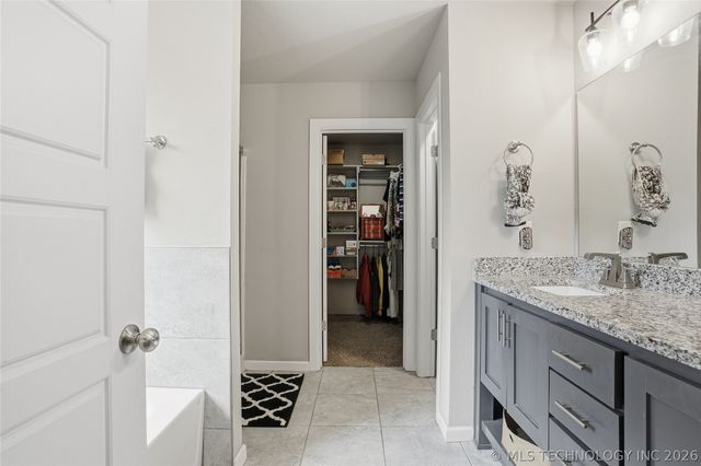 4915 E Galveston Place, Broken Arrow, OK 74014