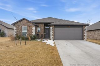 4915 E Galveston Place, Broken Arrow, OK 74014