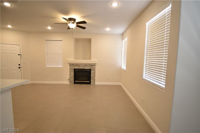 7713 Himalayas Avenue 104, Las Vegas, NV 89128