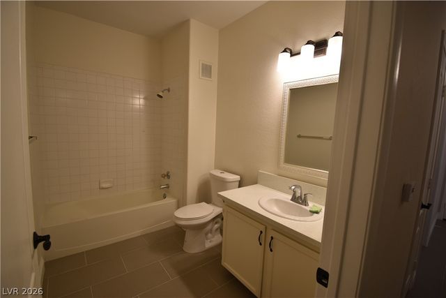 7713 Himalayas Avenue 104, Las Vegas, NV 89128