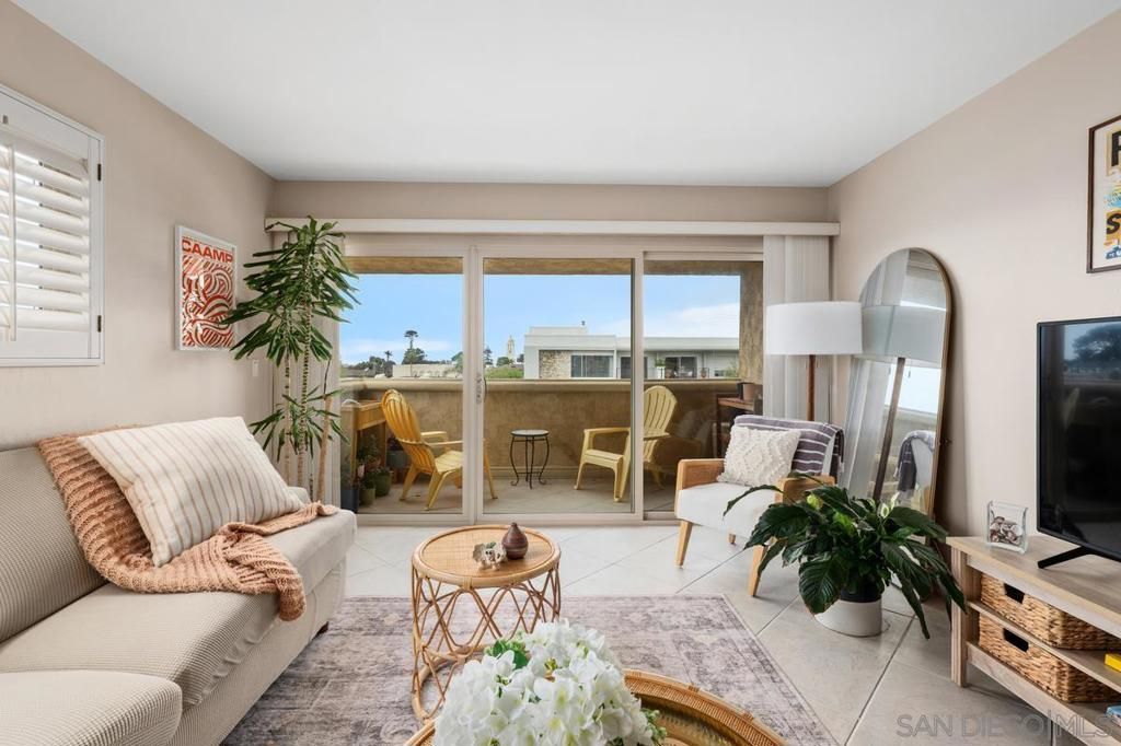 7635 Eads Ave 306, La Jolla, CA 92037 — exterior