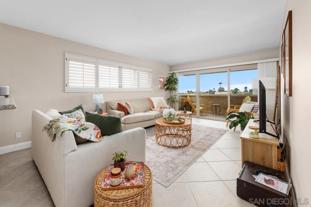 7635 Eads Ave 306, La Jolla, CA 92037 — photo 2