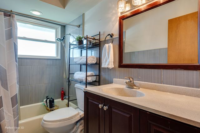 10817 S Oak Park Avenue, Worth, IL 60482