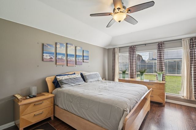 2002 Carriage Road, Heartland, TX 75126