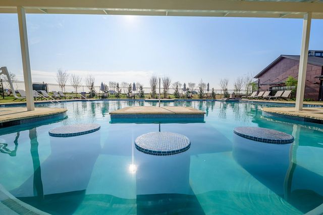 2002 Carriage Road, Heartland, TX 75126