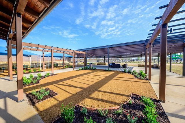 2002 Carriage Road, Heartland, TX 75126