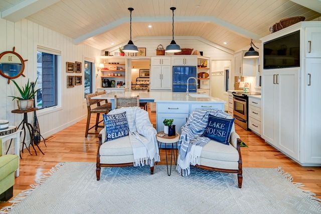 N3789 Tipperary Road, Poynette, WI 53955