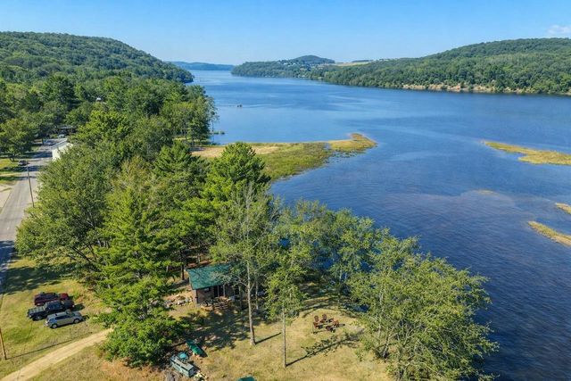 N3789 Tipperary Road, Poynette, WI 53955