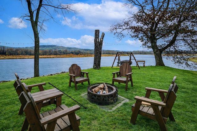 N3789 Tipperary Road, Poynette, WI 53955