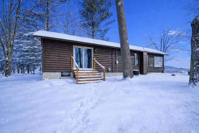 N3789 Tipperary Road, Poynette, WI 53955