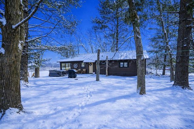 N3789 Tipperary Road, Poynette, WI 53955