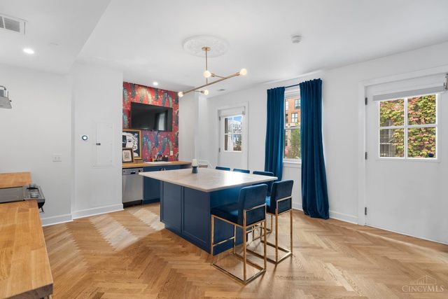 306 Grear Alley, Cincinnati, OH 45202