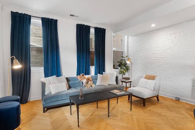 306 Grear Alley, Cincinnati, OH 45202