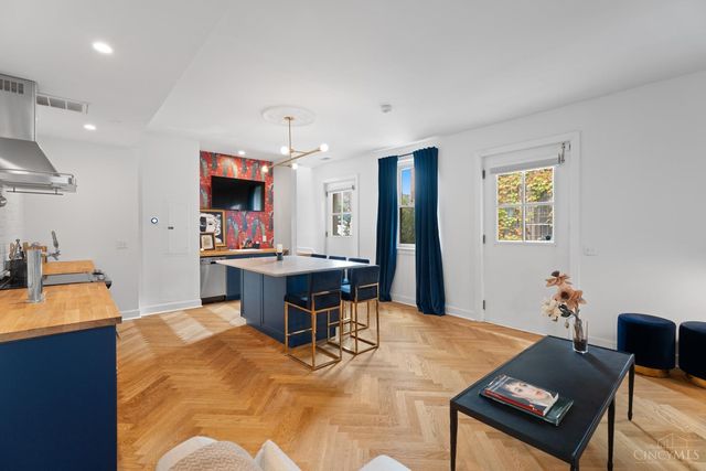 306 Grear Alley, Cincinnati, OH 45202