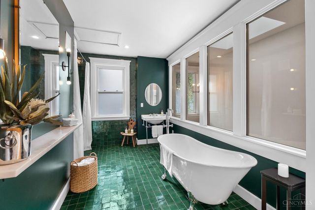 306 Grear Alley, Cincinnati, OH 45202