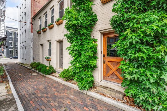 306 Grear Alley, Cincinnati, OH 45202