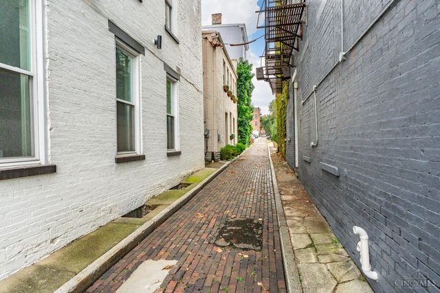 306 Grear Alley, Cincinnati, OH 45202