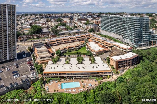 300 Gorge Road 62, Cliffside Park, NJ 07010