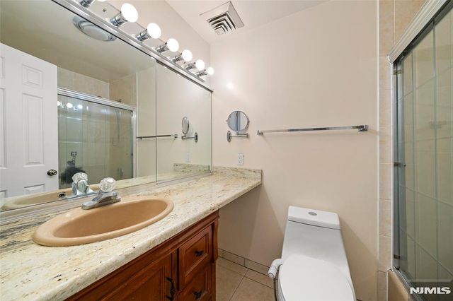300 Gorge Road 62, Cliffside Park, NJ 07010