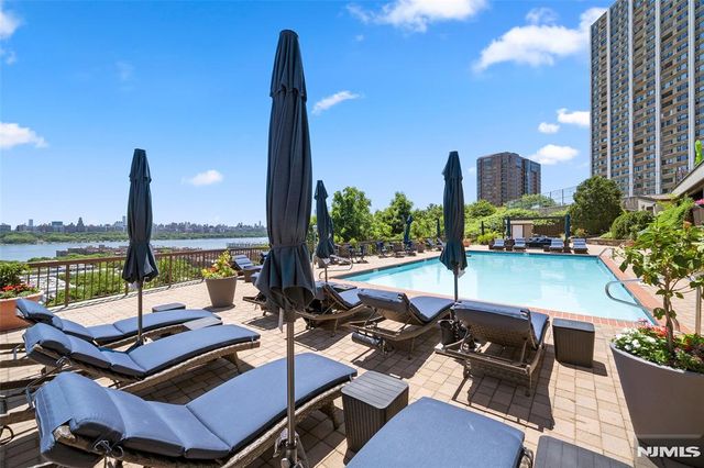 300 Gorge Road 62, Cliffside Park, NJ 07010