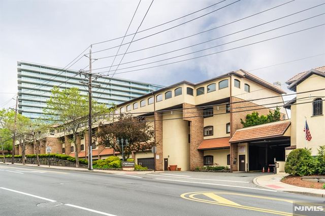 300 Gorge Road 62, Cliffside Park, NJ 07010