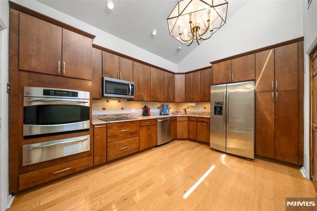 300 Gorge Road 62, Cliffside Park, NJ 07010