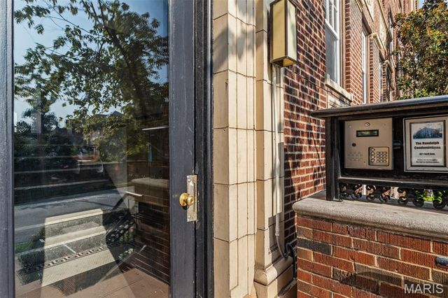 321 Belt Avenue 301, St Louis, MO 63112