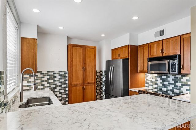 321 Belt Avenue 301, St Louis, MO 63112