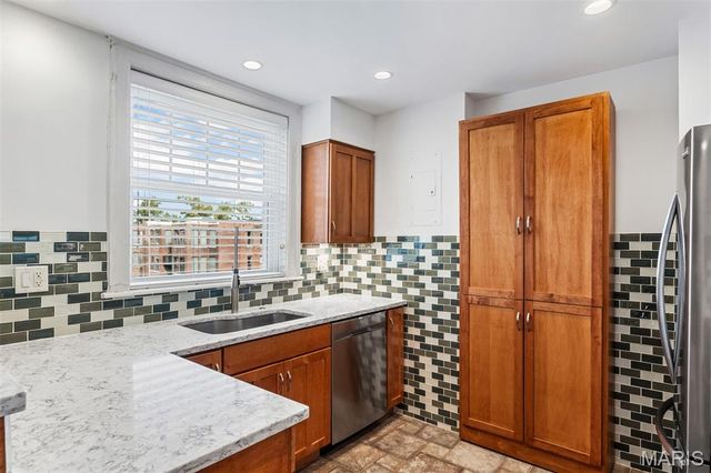 321 Belt Avenue 301, St Louis, MO 63112