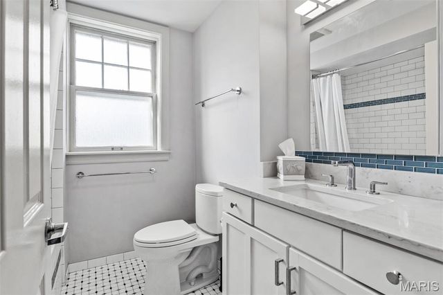 321 Belt Avenue 301, St Louis, MO 63112