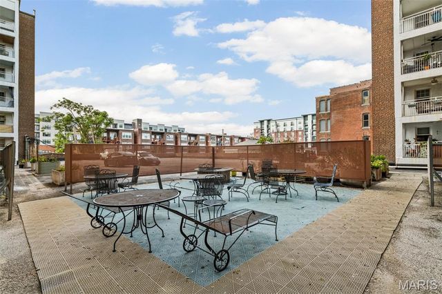 321 Belt Avenue 301, St Louis, MO 63112