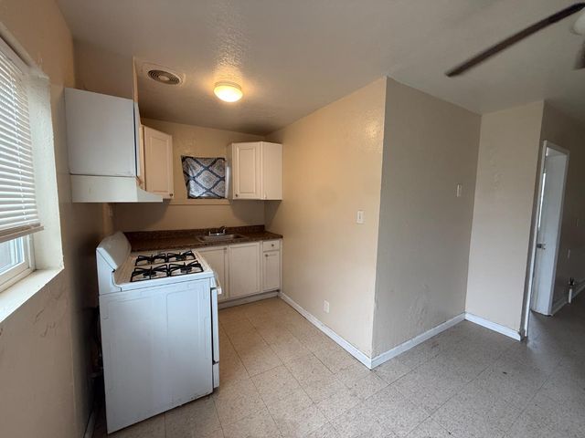 241 E Tuolumne Street, Fresno, CA 93706