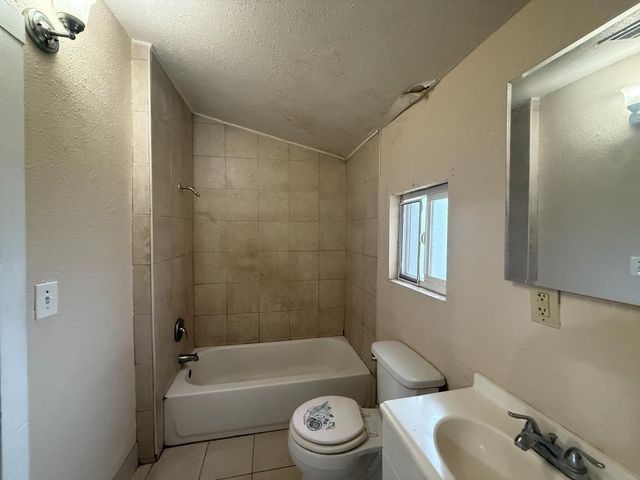 241 E Tuolumne Street, Fresno, CA 93706