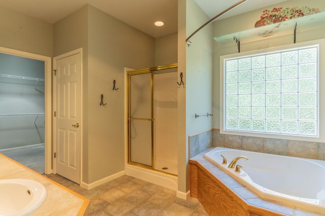 7 Resplandor Court, Hot Springs Village, AR 71909