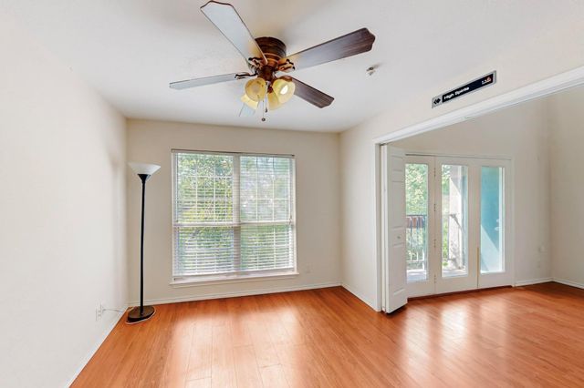 4303 Buena Vista Street 306, Dallas, TX 75205