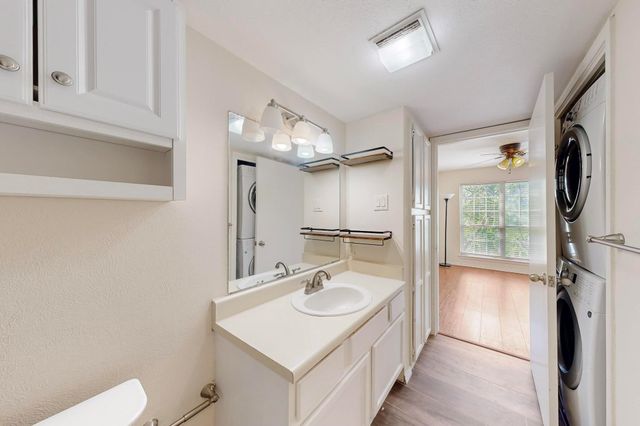4303 Buena Vista Street 306, Dallas, TX 75205