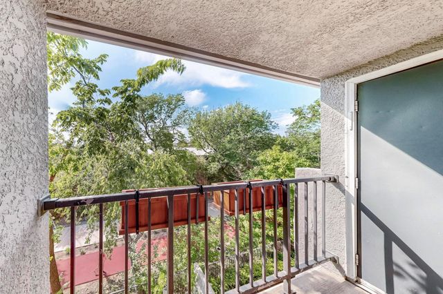 4303 Buena Vista Street 306, Dallas, TX 75205