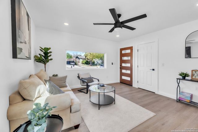 1118 Shadwell, San Antonio, TX 78228