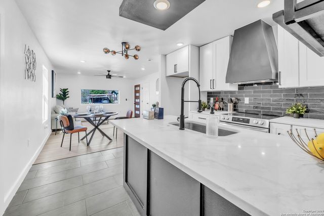 1118 Shadwell, San Antonio, TX 78228